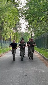 Check out this quick video of our new Guardsmen and those seeking promotion in Pirbright, as they conquer the challenging inclines of the famous Sisters! Endurance, grit, and teamwork are on full display. In the Welsh Guards, fitness isn't just about physical strength, but also resilience and tenacity. Every hill rep is a step towards excellence. Remember, a fit Guardsman is an effective Guardsman. Cymru Am Byth #WelshGuards #FitnessFirst #HillReps #TheSisters #Pirbright | Welsh Guards
