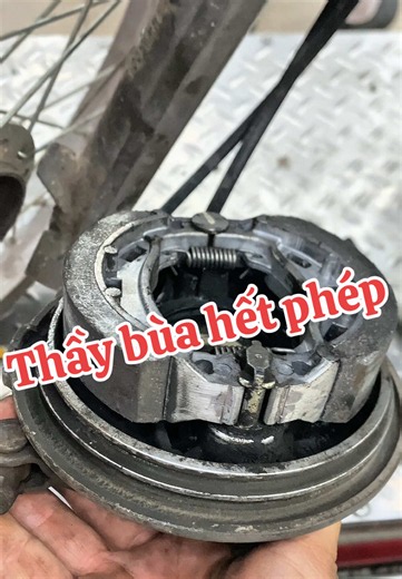 Thay Bố Thắng Xe Máy & Kinh Nghiệm