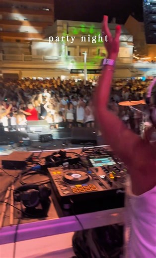 Party night 🎧 #dj