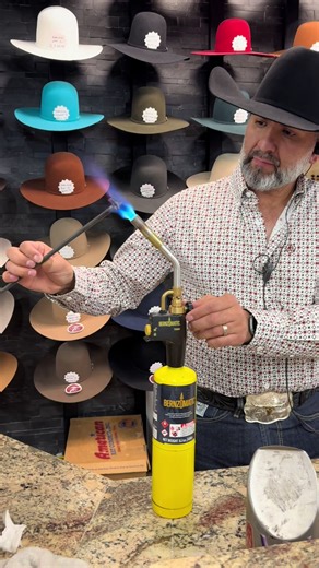 Hipnotiza el custom branding: Armonía en cuero