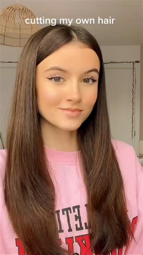 Hairstyle | Hairfashion | Haircolour on Instagram: "Cutting my own hair using this quick haircut hack💇🏻‍♀️ should i cut curtain bangs next?? #cuttingmyhair #hairhack #haircut #cuttingmyownhair #hairtutorial"