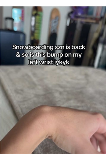 Please tell me somebody gets this #snowboarding #wristguards #injuries #girlssnowboard #wintersports