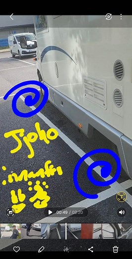 Hur ser Europark på en sådan här maffia p-bot undrar jag!? Stått 10 min, på en 2h FRI parkering utanför Lidl Partille för att hämta upp anhörig. Easy Park app fel dessutom! Hur ser ni på en sådan här p-bot systematik, är det så här vi vill skapa medmänsklighet och trygghet i välfärdssamhället!? #pbot #böter #parkeringsvakt #fult #vidrigt #hänsynslöst #parking #ticket #discussing #drama #dryg | Angelo Fredric Carlsvärd