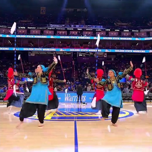 Barota Bhangra at NBA Halftime Show! #bhangraempire #warriors #sidhumoosewala