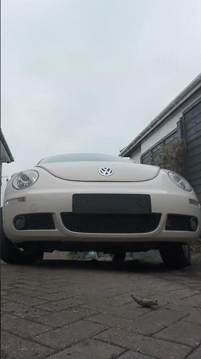 How To Bleed Brakes In The Correct Order, shown on VW Beetle.