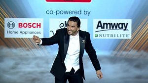 1.6M views · 59K reactions | #RanveerSingh was the perfect host decoding Bollywood power couples' iconic moments at the 67th #Wolf777newsFilmfareAwards 2022 with Government Of Maharashtra, Azaadi Ka Amrit Mahotsav. #FilmfareAwards2022 #FilmfareAwards #FilmfareOnFB | Filmfare | Facebook