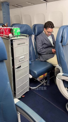 He looks like such a stand up guy tho 😆 | Kelly Cook