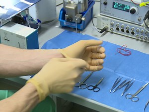 A Closed-chest Model to Induce Transverse Aortic Constriction in Mice