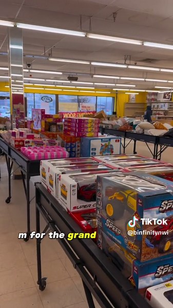 Unveiling the wonders at Binfinity's Grand Opening this Saturday! 🎉 Join us at 8333 Indianapolis Blvd, Highland IN 46322. Everything in the store is just $12! 🛍️ Be an early bird before 10 am for a chance to win big in our surprise raffle. See you there! . . . . . #ShopAll #EverythingYouNeed #OneStopShop #RetailTherapy #MustHaves #BrowseBuyRepeat #DealsAndSteals #RetailMagic #ShopSmart #FashionFinds #HomeEssentials #GadgetGalaxy #AllThingsBrightAndBeautiful #TreatYourself #GiftIdeas #ExploreTh