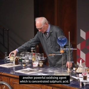 Oxidising agents readily transfer oxygen atoms in a chemical reaction, making things burn much better 🔥 Andrew Szydlo shows us a few used in pyrotechnics. | Royal Institution of Great Britain