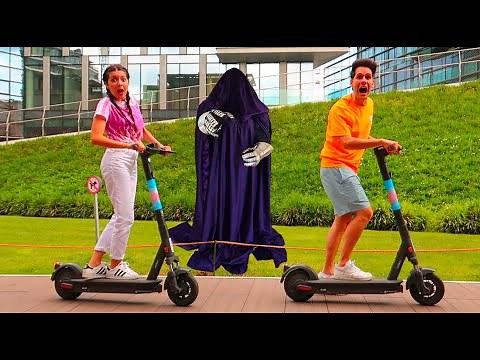 SOFÌ E LUÌ SCAPPANO DAL SIGNOR S COL MONOPATTINO!! | Me contro Te