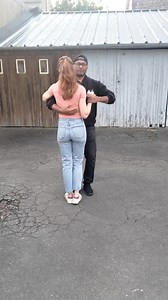 Kizomba steps for beginners. Here are 4 important kizomba steps for all beginners should know. In future you will be able to add variations to these steps. Daily dose of kizomba. Pas de kizomba pour débutants. Voici 4 pas de kizomba importants que tout débutant devrait connaître. Vous pourrez ensuite ajouter des variantes à ces pas. Une dose quotidienne de kizomba. #kizombalovers #urbankiz #kizombafusion #kizombavibes #kizombacouple #kizombaaddict #kizombaworld #kizombasensual #kizombatutorial #