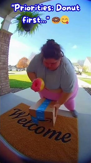 👉 Texas Karen pauses snack to rob me BIG MISTAKE! 🍔💥