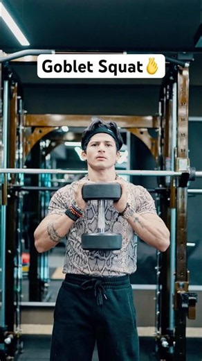 Goblet Squats-Quad Bias vs Glute Bias Squat Explained in 10 Seconds 🫰#squats #gobletsquat