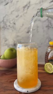 Earthy, crisp, and naturally sweet. 🍯🍎 This recipe reel features a Rooibos-inspired G&T. Balanced perfectly by sweet ‘n rich notes of Natural Forest honey, it’s a complex cocktail that’s super easy to make. Save this for your next happy hour! 🥂 . #zimbabwe #zimfoodies #cocktailrecipe | Natural Forest