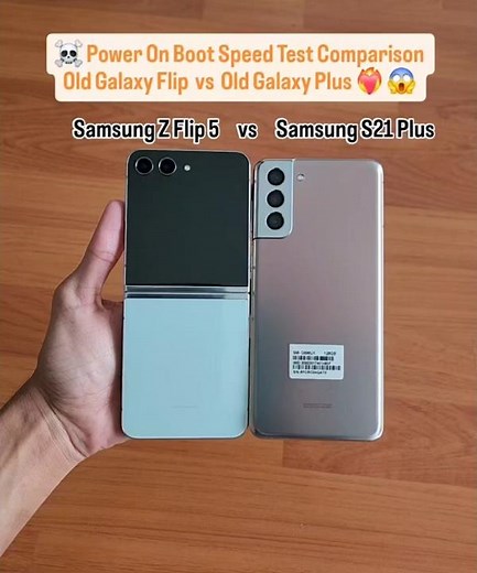 🔥 Samsung Z Flip 5 vs Galaxy S21+⚡BOOT SPEED BATTLE! 😱 Which One Boots Faster?! 🚀📱 #Shorts #viral