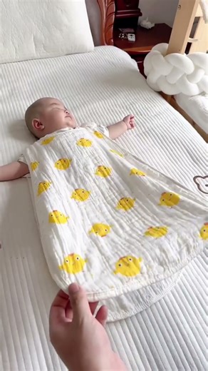 Comfy and breathable baby pajamas for sweet dreams every night #babygear #babysleepwear #babysleep