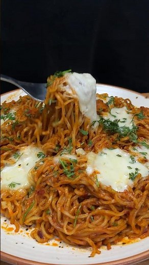 Spicy Garlic Maggi ASMR Cooking ||#shorts #food #asmr #streetfood #indianasmrworld #asmrcooking