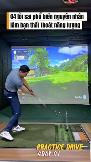 Theo Sol Adoni tác giả cuốn sách (The Secret of How to Increase Swing Speed in Golf) có 4 lỗi sai phổ biến của Golfer nghiệp dư điển hình như sau: ⚠️ 1. Grip sai – Cội nguồn của mọi thất thoát năng lượng Sol Adoni cho rằng grip yếu hoặc lệch hướng khiến người chơi “mất kết nối” giữa bàn tay – cổ tay – mặt gậy. ⚠️ 2. Thiếu hiểu biết về Tempo và Sequencing Adoni cho rằng golfers nghiệp dư đánh nhanh nhưng không có nhịp, còn pro thì đánh chậm mà nhanh. Điều này nghe nghịch lý, nhưng ông giải thích: