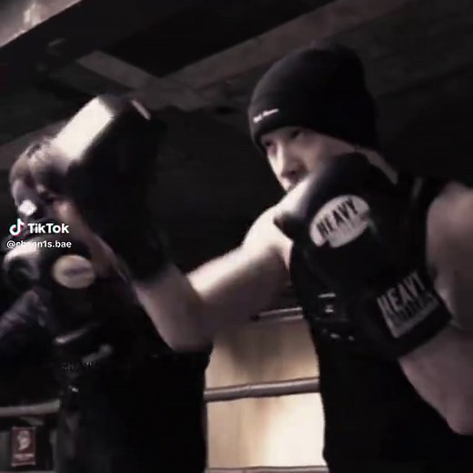 Stray Kids Boxing Clips: Bangchan & Lee Know Highlights