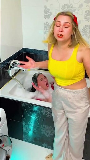 Trust No One! The Ultimate Bathtub Prank Gone Wrong 😂🛁