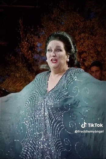 Freddy Mercury and Montserrat Caballe Barcelona Duet
