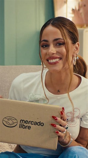 Mercado Libre Chile on Instagram: "Llegamos con tremendo dato: las mejores ofertas del Black Week están aquí 🤩 ¡Aprovecha hasta un 50% OFF y 12 cuotas sin interés! 🔥💛 #MercadoLibreChile #BlackWeekenMercadoLibre #SeVieneBlackWeek #BlackWeek"