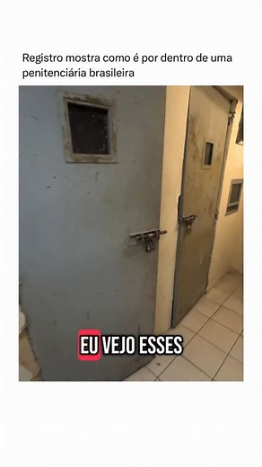Notícias | Fofocas e Entretenimento on Instagram: "As imagens mostram a estrutura física de uma unidade prisional no Brasil, incluindo uma cela. Enquanto muitos romantizam o crime nos vídeos, a realidade dentro de uma cadeia é dura, fria e sem glamour. Essa é a verdadeira consequência de escolhas erradas. Nenhum videoclipe mostra isso. Nenhuma letra de música canta essa rotina. Mostre isso a quem idolatra o errado.  | Reprodução: Internet"