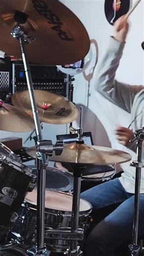 Earth Song - Michael Jackson vidéo disponible sur https://youtu.be/3zysHNUSVp4?si=McUCWgNVWU6bRmgT #drums #mapex #tamadrumsofficial #musiques @Mapex Drums