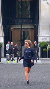 216K views · 774 reactions | Fed up of the busy background? Try this hack! Get more iPhone camera tips by tapping the link in the BIO! #iphonephotography #iphonehacks #iphonecamera | iPhone Photography School | Facebook