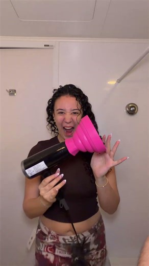 BEST curly girl TRAVEL HACK 👩🏽‍🦱✨🥳