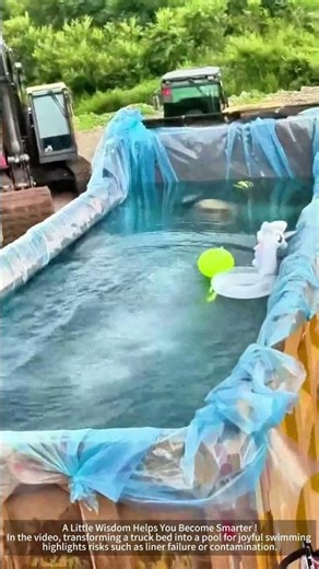 Spread the truck box and fill it with water to swim in the pool