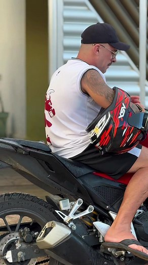 Esse moto boy quis me tirar como otária | Iris Silva
