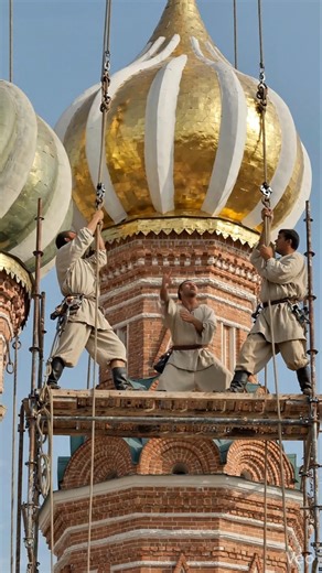 🏰✨🔥 The Birth of the Kremlin — Built by Human Hands 😇👀#Kremlin #History #AncientBuild