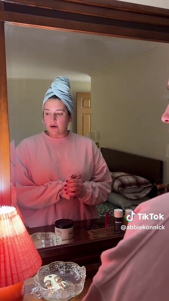 We had a BIG day with a BIG home reno project finally checked off of our list!!! 😍📝🏡🎉 Getting cleaned up and cozy tonight felt especially awesome 🫶🏼 Have a great Sunday night, my girls!! 💖 #sundaynight #cozyathome #realisticlifestyle #nighttimeskincare #vlogmas2025 @OGX Beauty @Skinfix @Sundae Skin Co @Billie @Paula’s Choice @Kiehl's Since 1851 @Farmacy Beauty @drinkpoppi @NOWADAYS