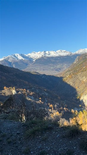 # les magnifiques paysages avec les Pyramides naturelles sur la route d’ Euseigne dans la direction d’Evolène #valais #suisse #switzerland # | Reymond Jossen Edith