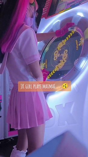 Stepping Out as a JK Girl Playing Maimai