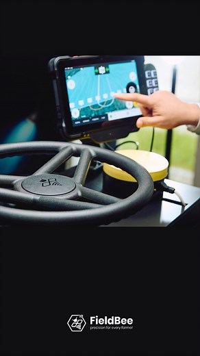 Trabaja de forma más inteligente. Ahorra el 21% de IVA en todos los sistemas de autoguiado y GPS de FieldBee, y recibe un año gratis de la App y myFieldBee. Conduce sin manos, reduce solapamientos y ahorra combustible con precisión RTK. | FieldBee