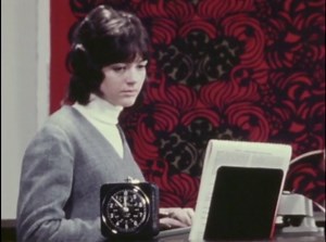 Vintage Typewriter Typing Skills Tutorial: Improve Office Work Efficiency