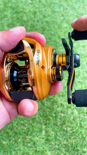 Everything’s better in GOLD ⭐️⭐️⭐️⭐️⭐️“Must have. After my recent purchase I think this is the 8th one of these reels I’ve bought this year. They have performed flawlessly. Super light, smooth and dependable. The drag system is superb and the addition of the Speed Spool bearings you won’t find a better reel at this price point.” - Robert. Check out the Soleus XCS at favoriteusa.com #favoriterods #favoritefishing #bassfishing #fishinglife #catchandrelease #outdoors #reels #angler #fishing #fishin