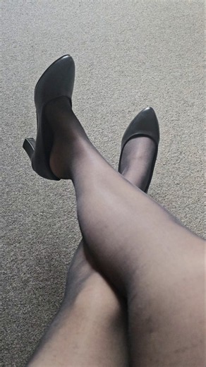 Angelica dangling Black Heel #blackheels #dangling #tights