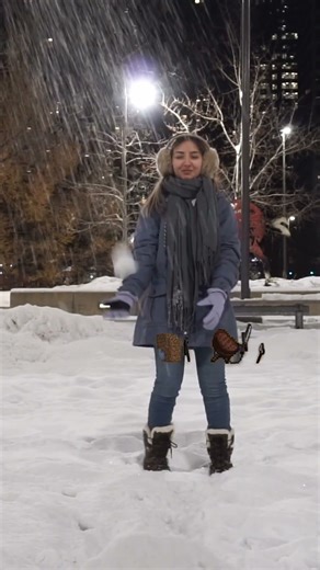 Did minecraft snowballs use to damage?? I swear they used to do damage!