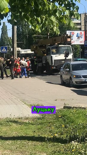 355K views · 1.5K reactions | Малюк вилетів з візка. Автокран збив маму з немовлям | 12 Канал | Facebook