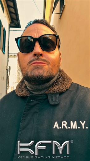 *in caso di Aggressione sapresti Difenderti in maniera Efficace ? 🤔 Con KFM - KEYSI FIGHTING METHOD ( 4’ SETTORE DELLA LOTTA ) avrai le Risposte ! ✅ INFOLINE : CRISTIANO GRECO D.T. & COORDINATORE - WHOLE WORLD 🌐 KFM - KEYSI FIGHTING METHOD Phone 39. 320.9515337 | Greco Cristiano