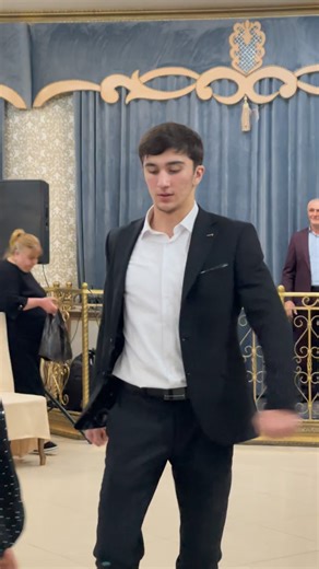 СВАДЬБЫ|МЕРОПРИЯТИЯ|БАНКЕТЫ on Instagram: "Алибек & Амина ————————————————— Декор: @svadba_09 Ведущий: @abdullakhborlakov_ @timur_bairamukov Оператор: @videografalexx ———————————————— Скоро намечается свадьба, день рождения или торжество? Ресторан «Шафран» рады приветствовать Вас, ежедневно с 10:00 до 24:00🥳 Будем рады встречи с Вами!! С Уважением Ваш ресторан «Шафран» ————————————————- Консультация и бронь 8 (928) 391 42 48 #шафран#свадьбы_шафран#ссвадьбывкчр#свадьбывчр#карачаевскиесвадьбы#чер