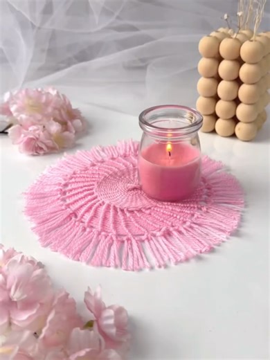 DIY Woven Cat Yarn Mat: Easy & Satisfying Craft