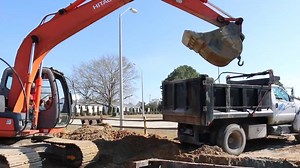 Construction is underway for the City's first splash pad. The new splash pad is expected to take about 45 days to build, weather permitting. The video clip here shows crews connecting into the City water line. Water from the pad will come from the City line. After completion, the new splash pad will be free and open to the public. The splash pad is located at the Jack Amyette Recreation Center on South Drive. (Updated 5/18/16) Following the opening ceremony on May 25, the splash pad will be avai