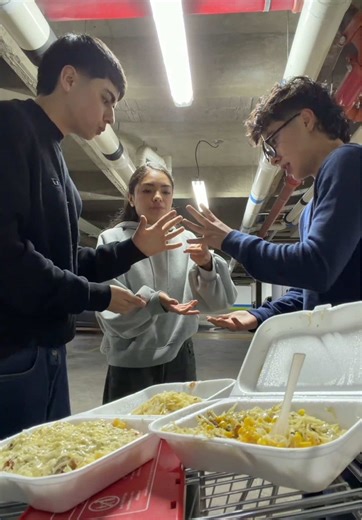 juego viral sale mal JAJAJAJAJA | running food challenge gone wrong