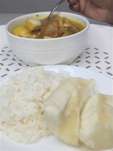 Explore Jazmine Rice with Cow Feet Soup: A Ugandan Delicacy