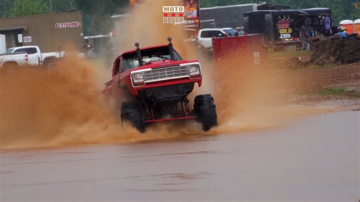 Dodge Mud Truck Walks on Water! #moparmuscle #horsepower #mudding #lilredexpress #mopar | Moto Doggo